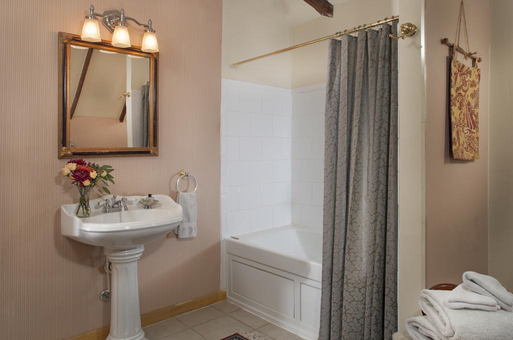 Harvest Moon Bed & Breakfast